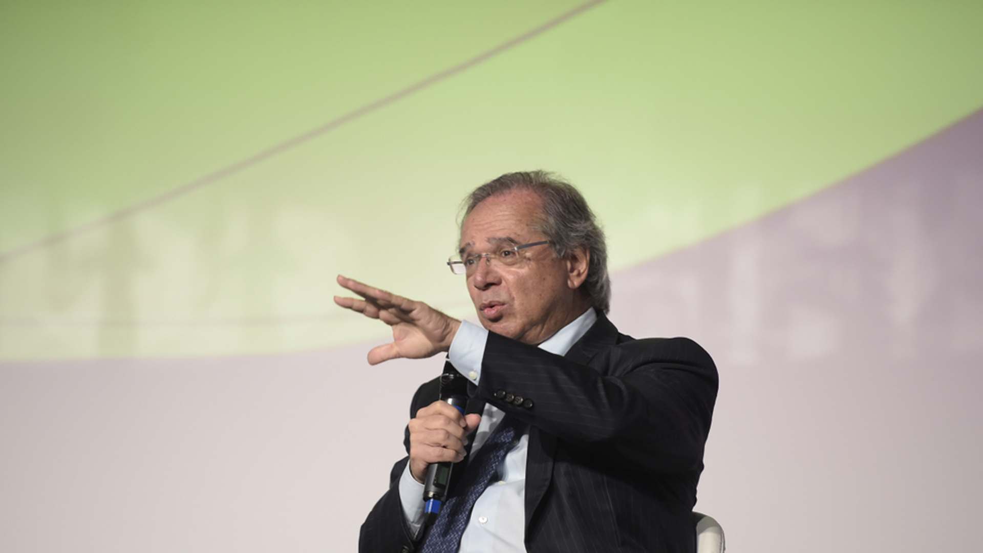 El Ministro Paulo Guedes, optimista en la recuperación económica de Brasil