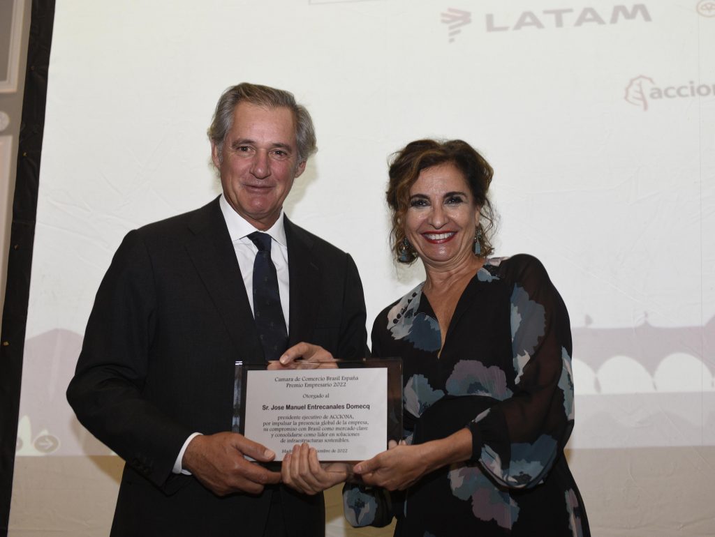 La Cámara de Comercio Brasil-España (CCBE) otorga el premio empresario del año a José Manuel Entrecanales, presidente y CEO de Acciona